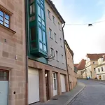 Cobblestone Altstadt Apartment *
