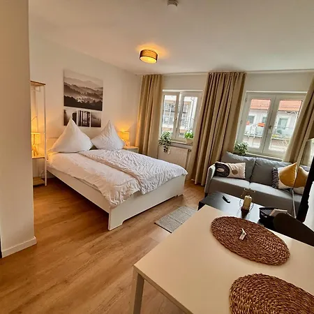 Cobblestone Altstadt Apartment *